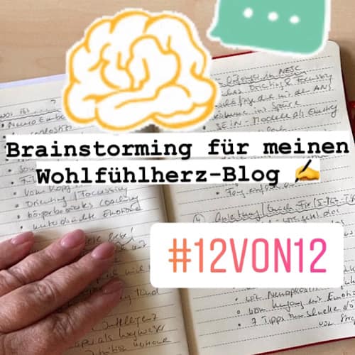 Hand schreibt Ideen in Notizbuch für Blog