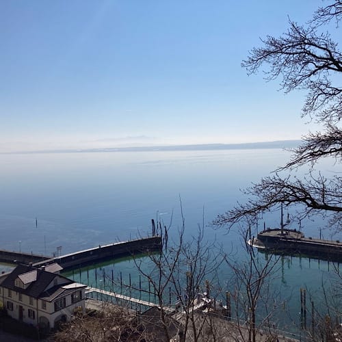 img_3641.jpg Aussicht auf See und Hafen mit klarem Himmel